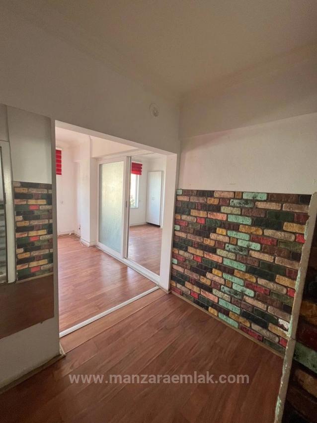 Atatürk Caddesinde Kiralık 1+1 Daire